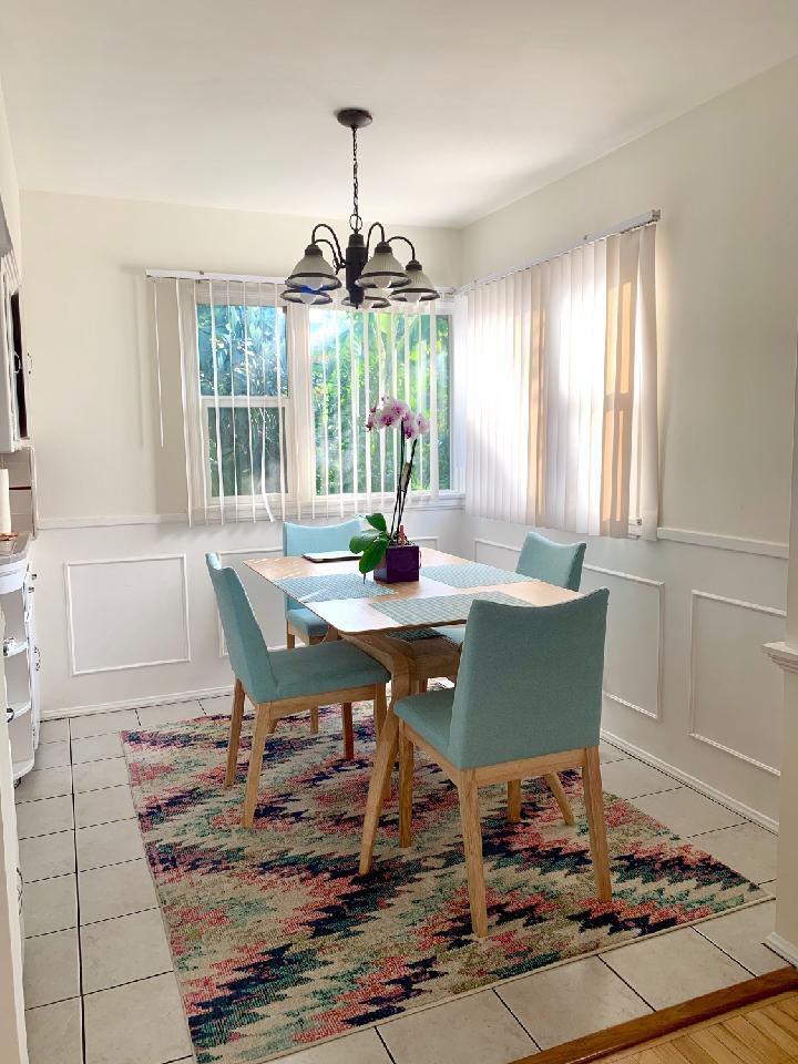 Dining area w/ lots of windows - 1227 Crescent Dr
