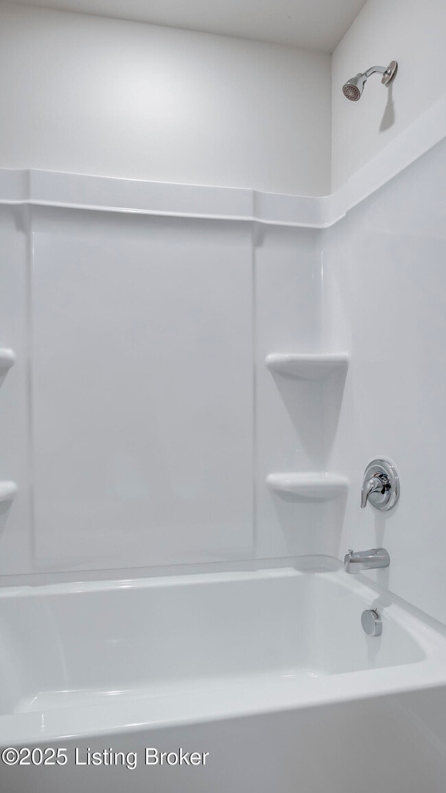 Building Photo - 1850 Washington Blvd