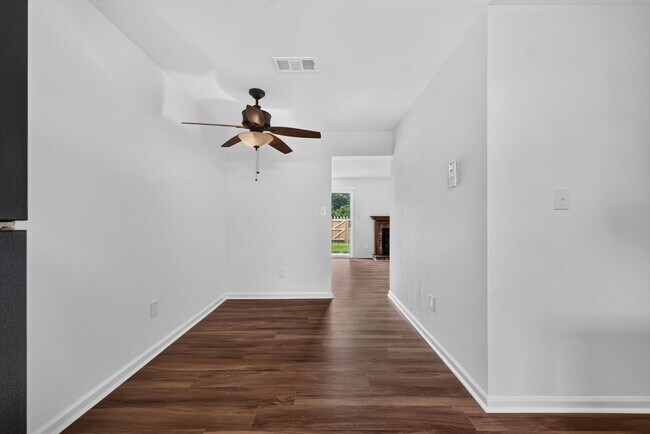 Building Photo - 1031 Still-Harbor Cir