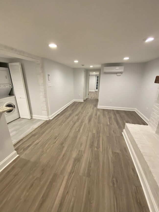 Building Photo - 1322 Q St NW