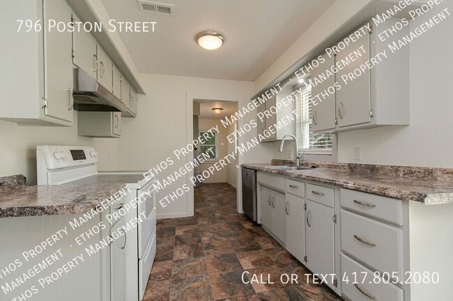 Building Photo - 796 Poston St
