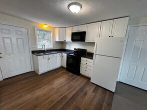 Building Photo - 249 E High St