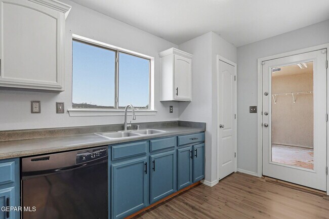 Building Photo - 6933 Jericho Tree Dr