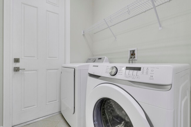 Building Photo - 3310 W Mallory Blvd