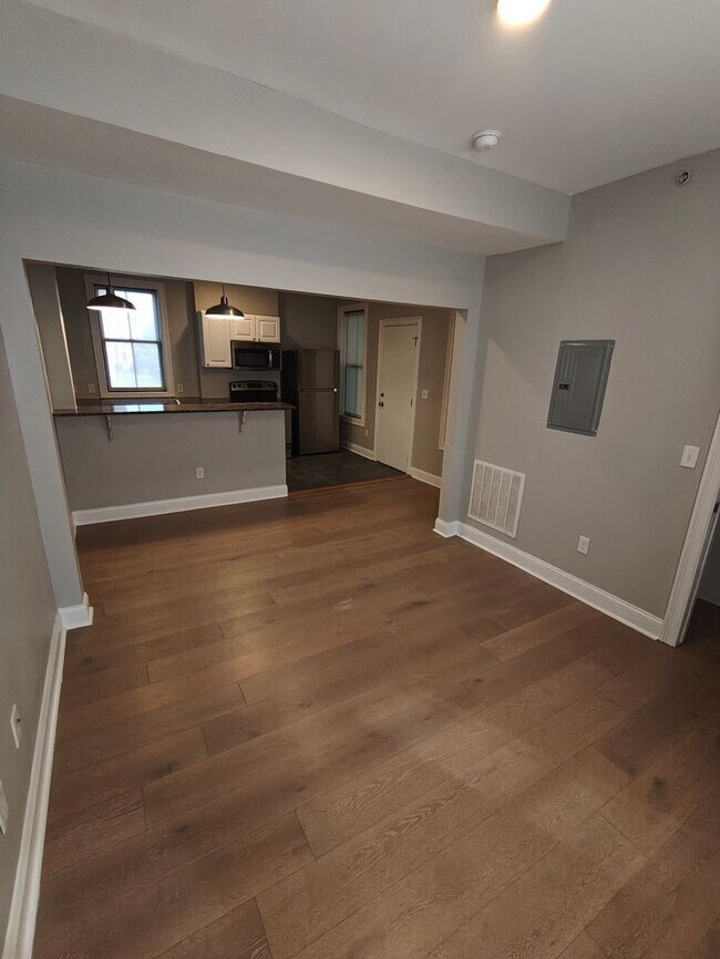 Building Photo - 24 Imlay St