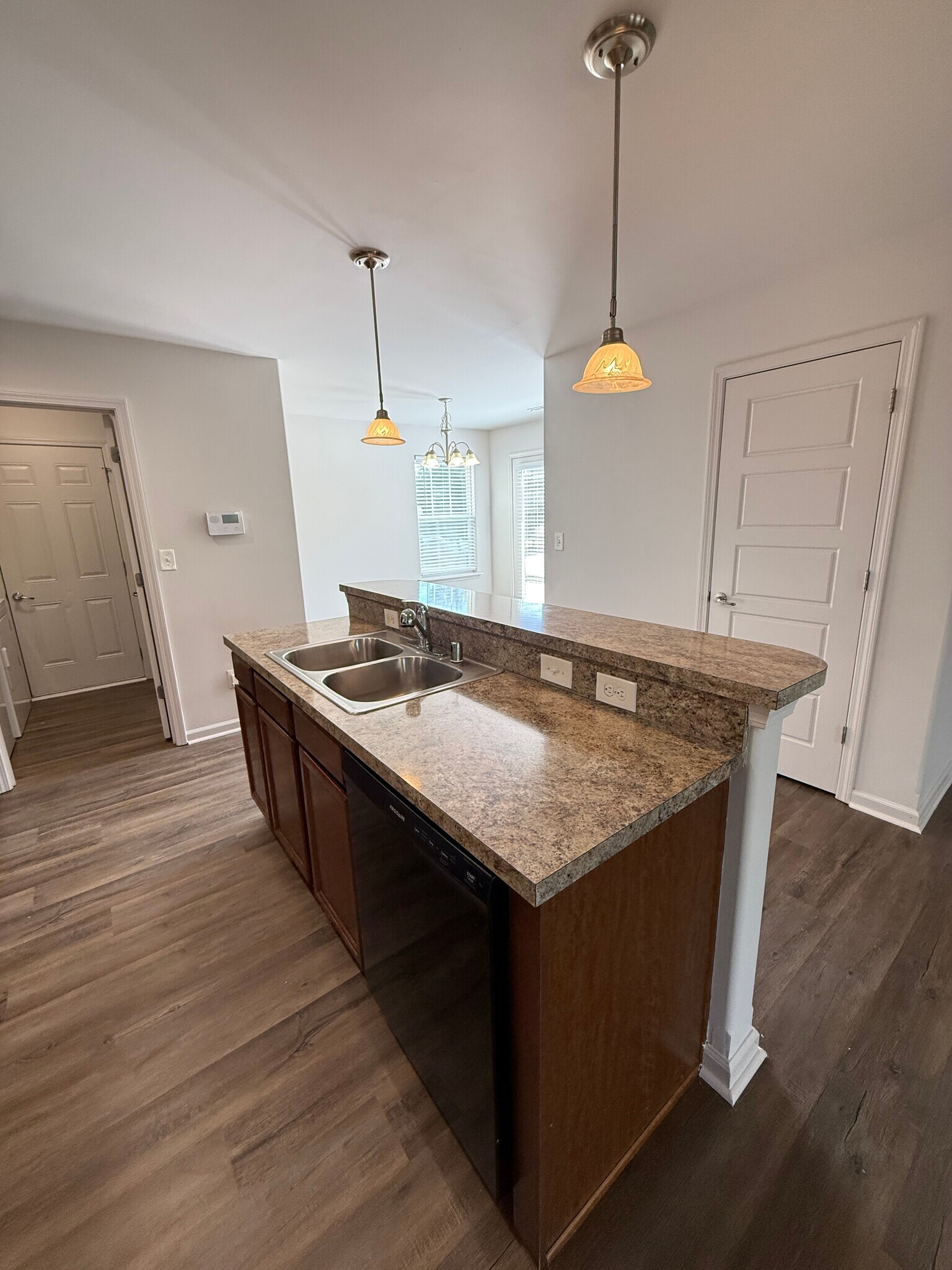 Building Photo - 256 Old Woolen Mill Ln