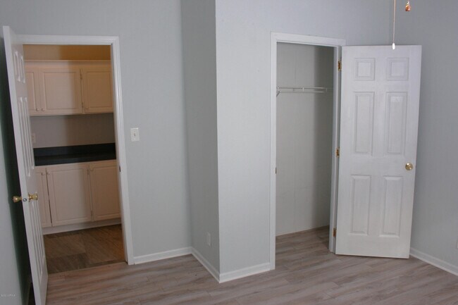 Building Photo - 811 Red Lighthouse Ln