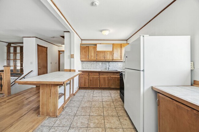 Building Photo - 1551 Chadwick Dr