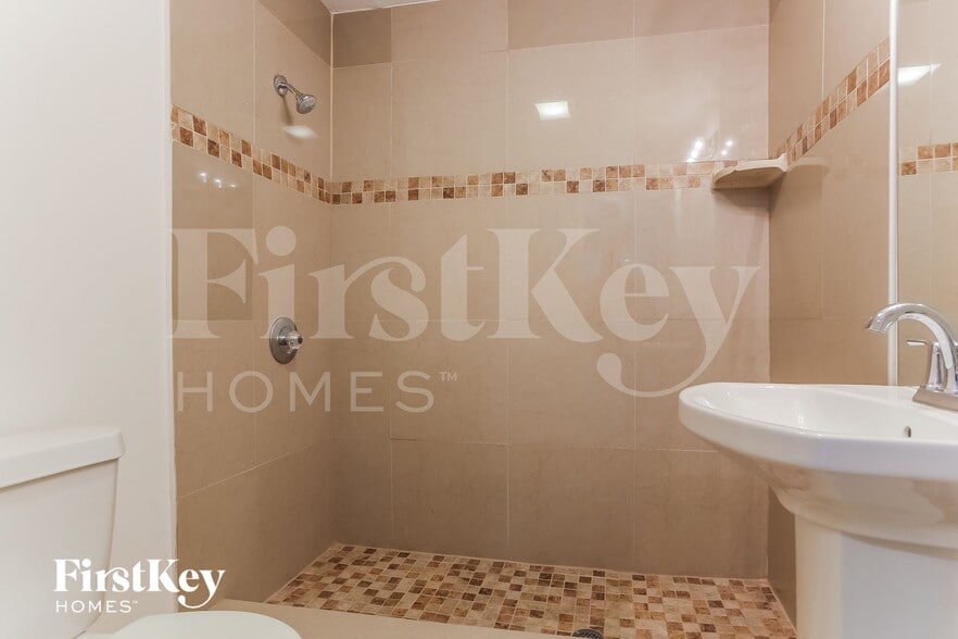 Building Photo - 4006 NW 76th Ave