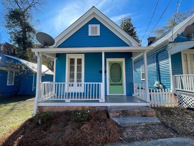 Building Photo - 882 Walnut St Ln