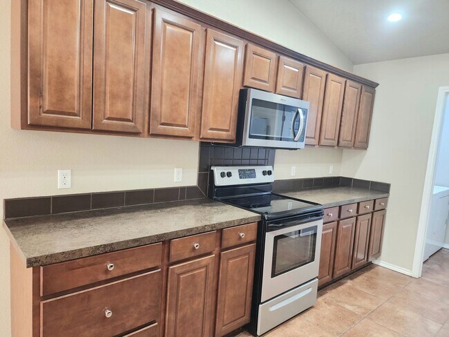 Building Photo - 1101 W 15th St