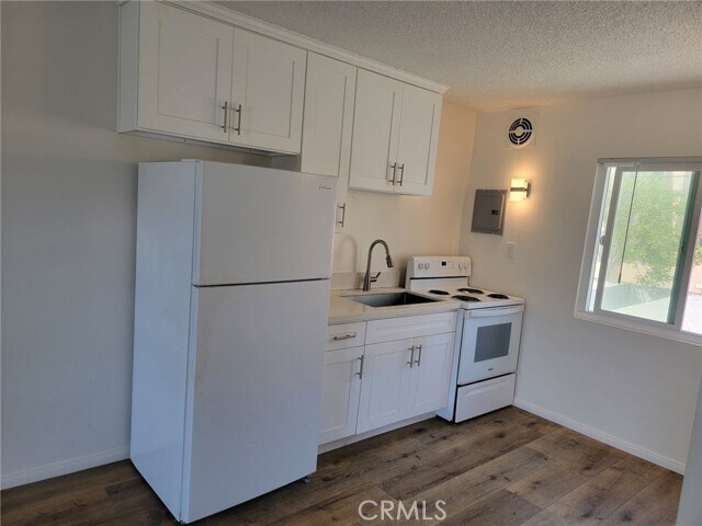 Building Photo - 617 Illinois Ct