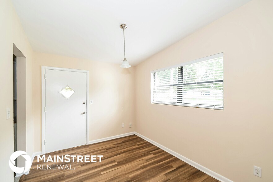 Building Photo - 1044 Legay Ave