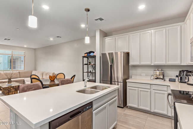 Building Photo - 2661 S Sulley Dr