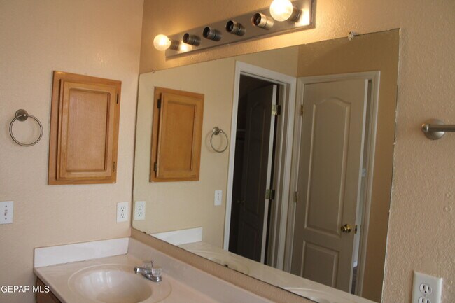 Building Photo - 11613 Sandy Plateau Cir