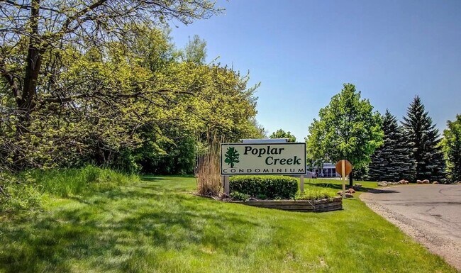 Building Photo - 3031 Poplar Creek Dr SE