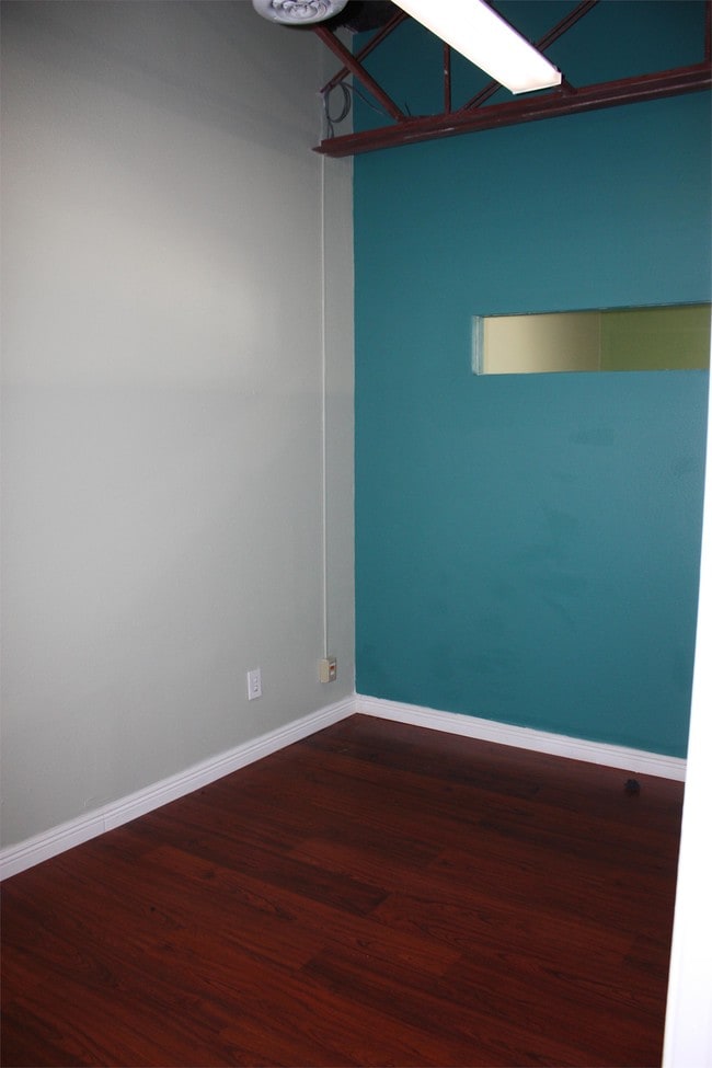 Building Photo - 509 Lawrence St