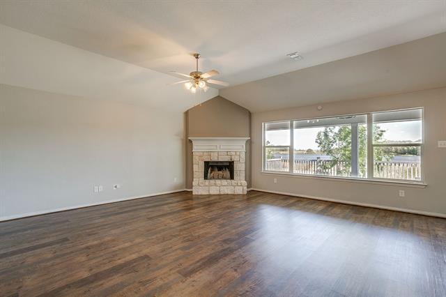 Building Photo - 3025 Shoreline Dr