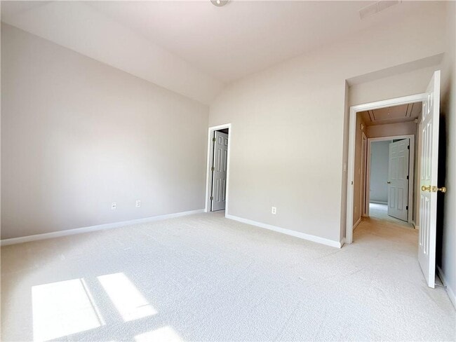 Building Photo - 3500 Millwater Crossing NE