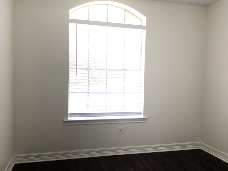 Building Photo - 16303 Mango Ridge Ct