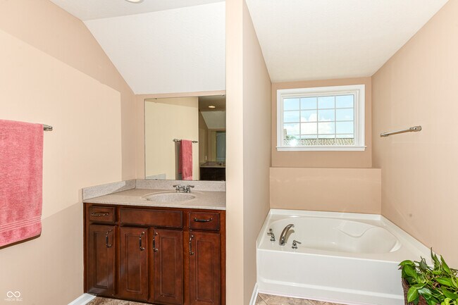 Building Photo - 12226 Eddington Place