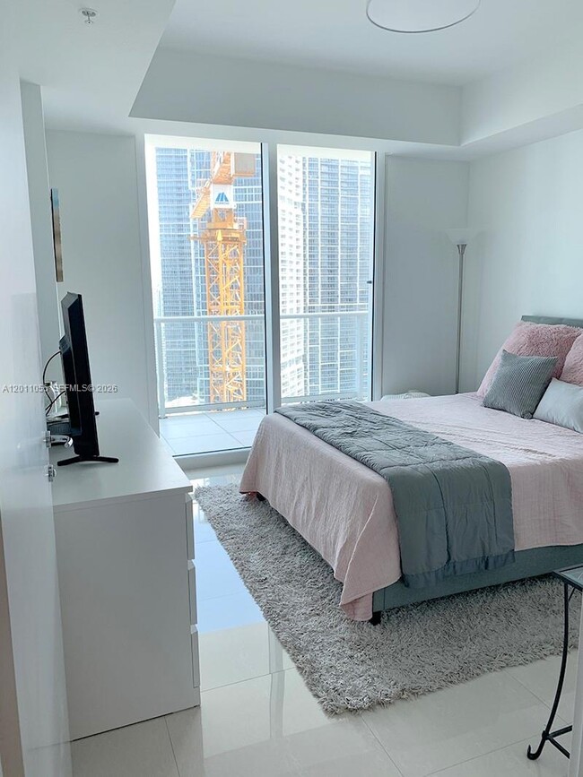 Building Photo - 300 S Biscayne Blvd