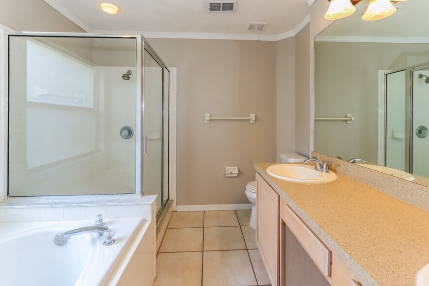 Building Photo - 1324 Crimson Clover Ln