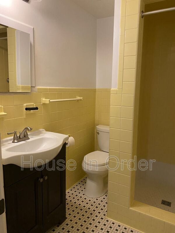 Building Photo - 30 Edgemont Rd