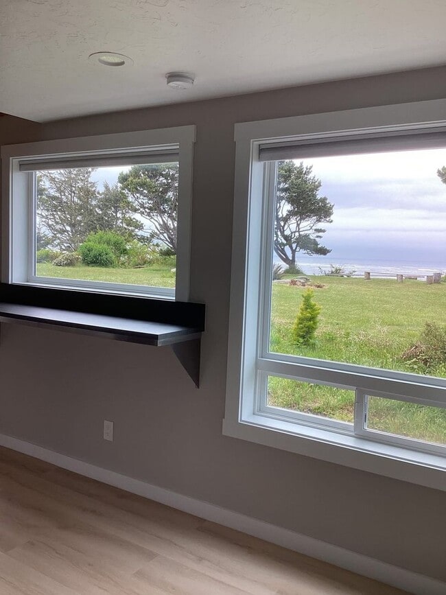 Building Photo - OWN949