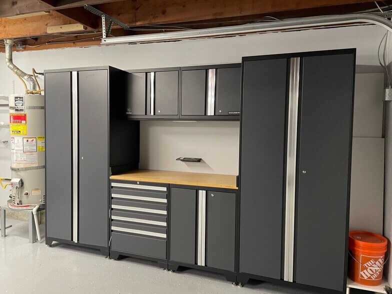 Garage heavy duty cabinets - 2809 Via Clarez
