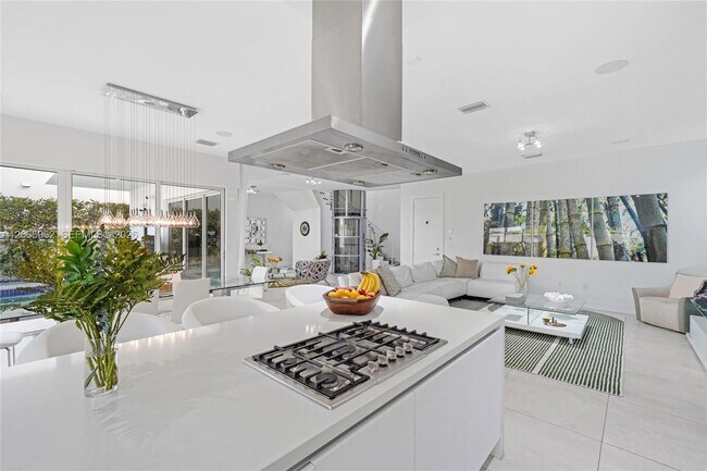 Building Photo - 7515 NW 99th Ave