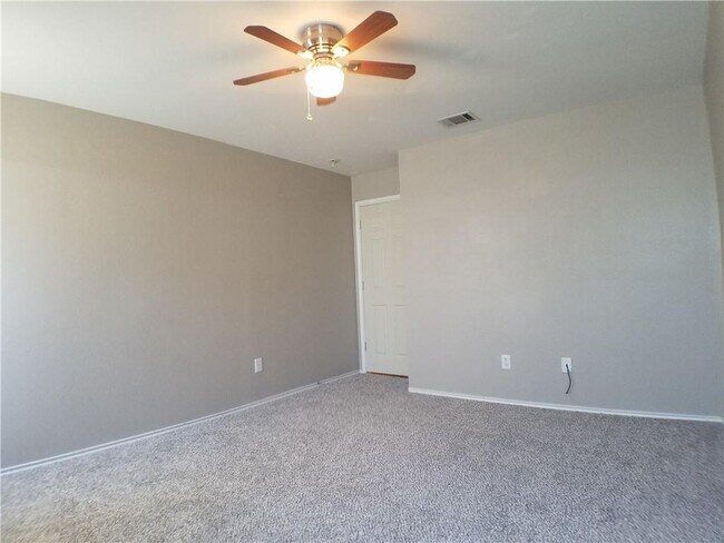 Building Photo - 2488 Green Meadows Ln