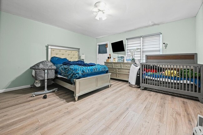 Building Photo - 1-24 Beach 27th St