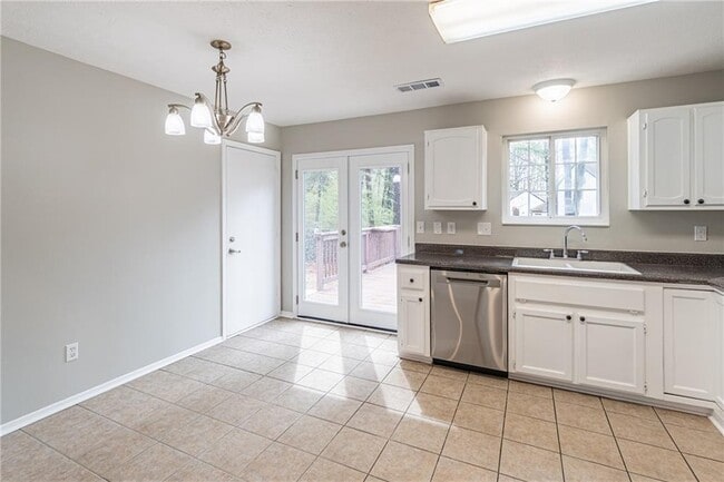 Building Photo - 210 Littlewick Way