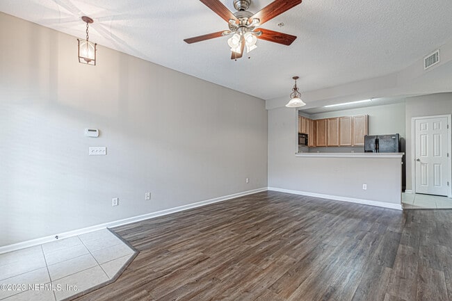 Building Photo - 575 Oakleaf Plantation Pkwy