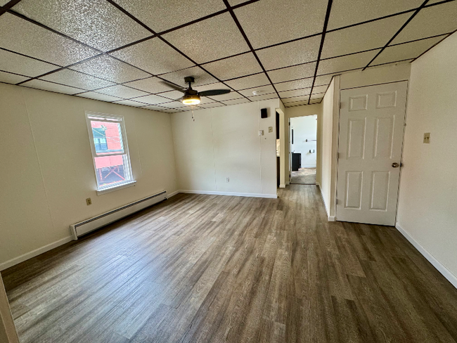 Building Photo - 146 S Nicholas St