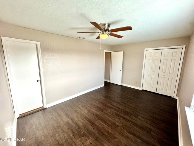 Building Photo - 2523 Johnson Dr