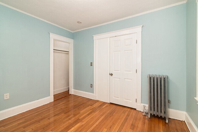 Building Photo - 152 Willow St