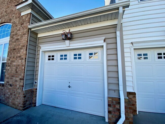 Building Photo - READY July 1st!! End-Unit Condo with Commu...