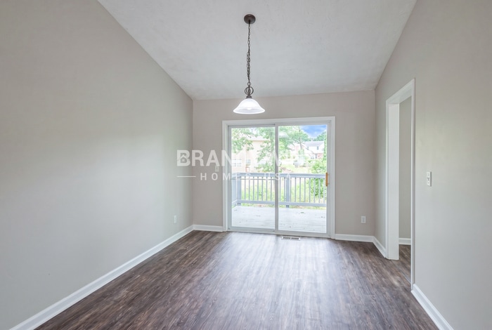 Building Photo - 6575 Smoke Ridge Dr