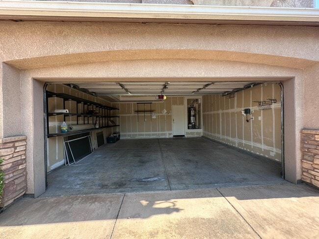 Building Photo - 92 W Barcelona Ln