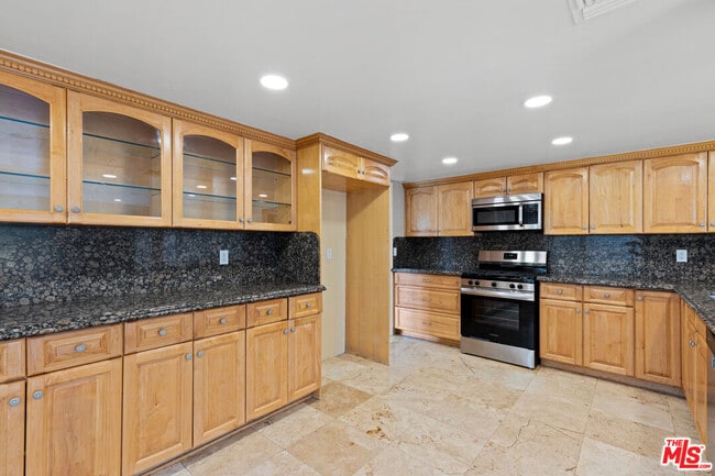 Building Photo - 26952 Garret Dr