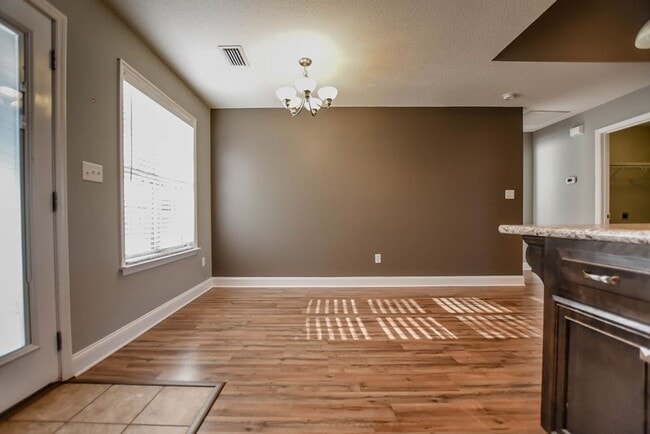 Building Photo - Luxurious 3BD/2BA Home with Premium Features in Coveted Cottonwood Neighborhood!