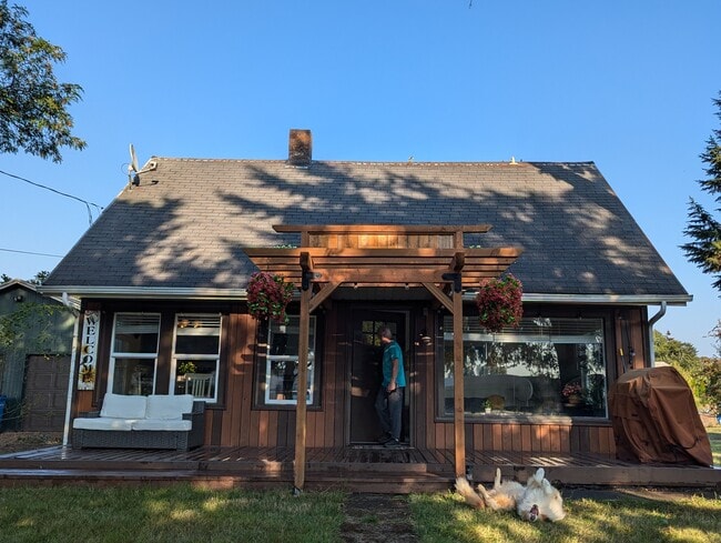 Building Photo - Farm House A