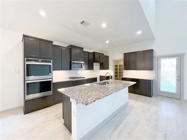 Building Photo - 28310 Hazel Trl