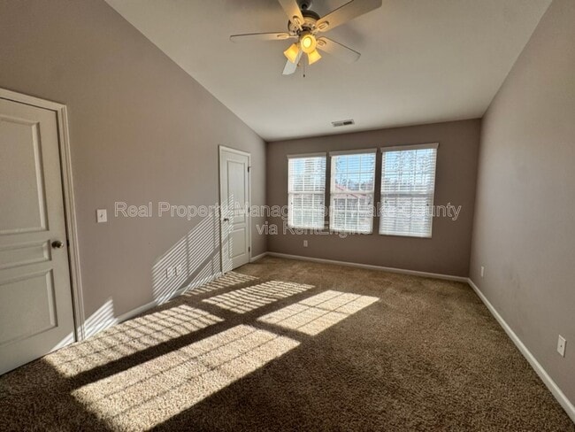 Building Photo - 826 Cupola Dr