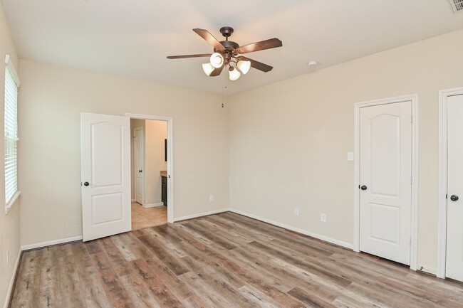 Building Photo - 6026 Baileys Run Ln