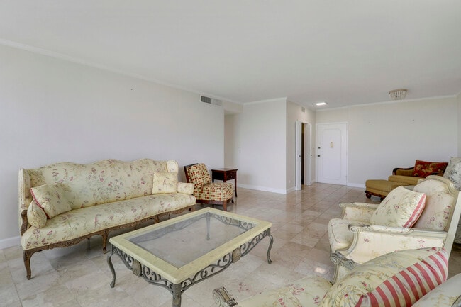 Building Photo - 2800 N Flagler Dr
