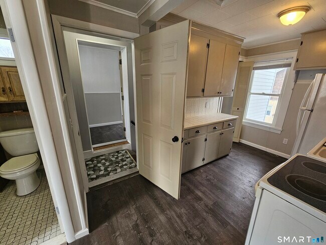 Building Photo - 134 Bristol St