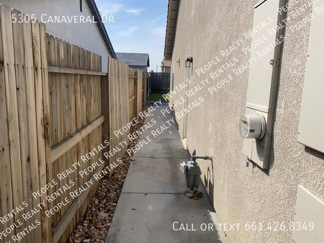 Building Photo - 5305 Canaveral Dr